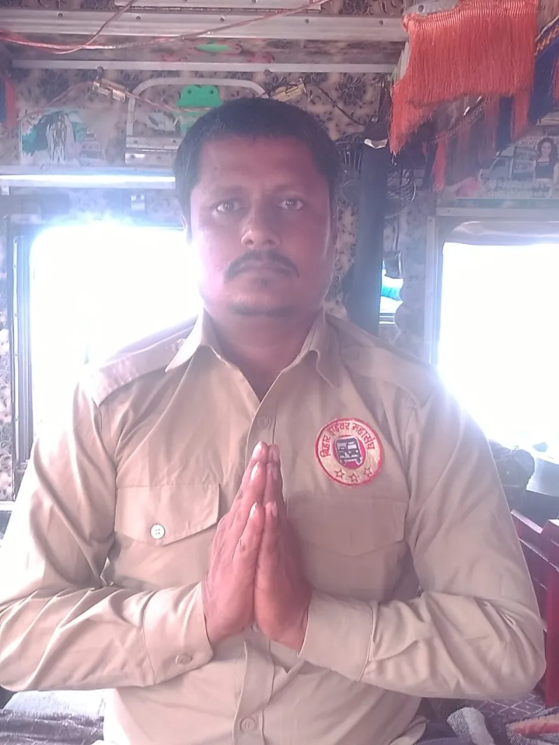 दुर्गेश यादव