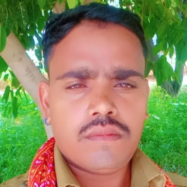 बिनोद मुखिया